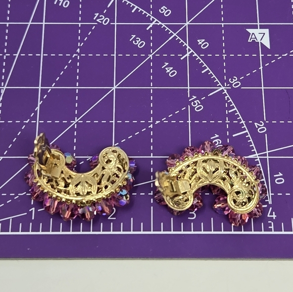 VINTAGE ALICE CAVINESS PINK CRYSTAL CLUSTER COMMA CLIP ON EARRINGS WOMEN JEWELRY - Picture 8 of 13